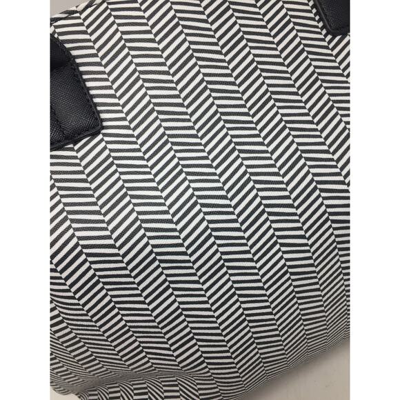 Trina Turk Optical Illusion Black & White Chevron 2 Way Tote NWT - Picture 13 of 16